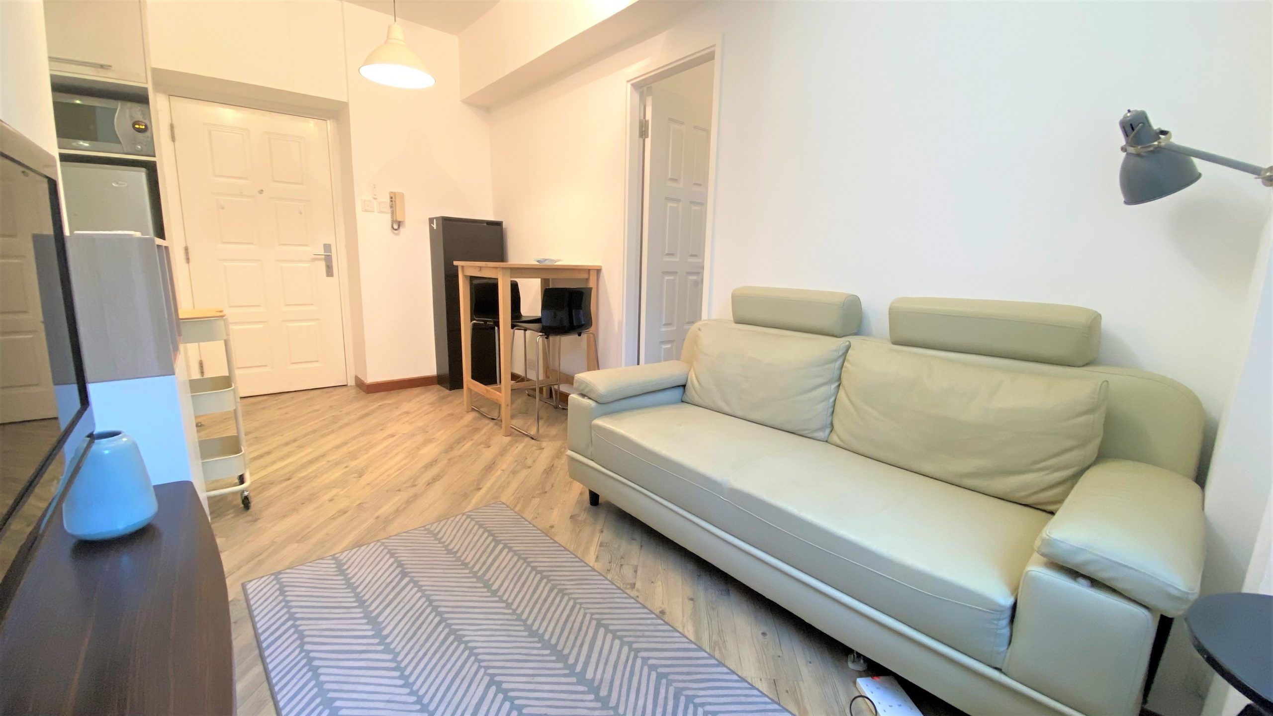 Manifold Court – Nice Renovation w/ 2 bdrms in famous school zone