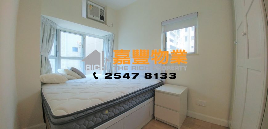 Lechler Court – Spacious bedroom and living room in famous school zone