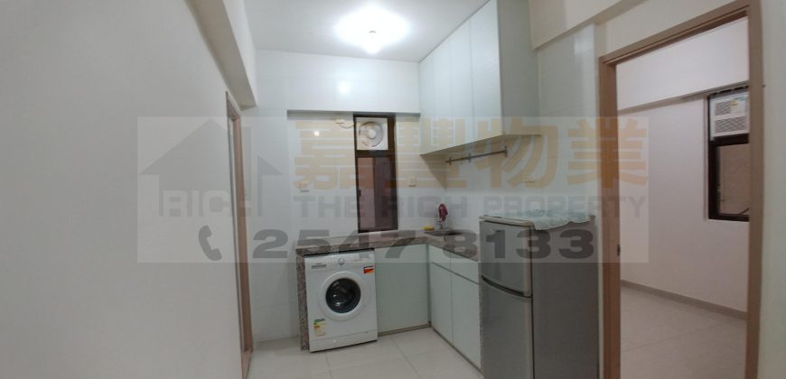 Walkup Apartment – Simple renovated