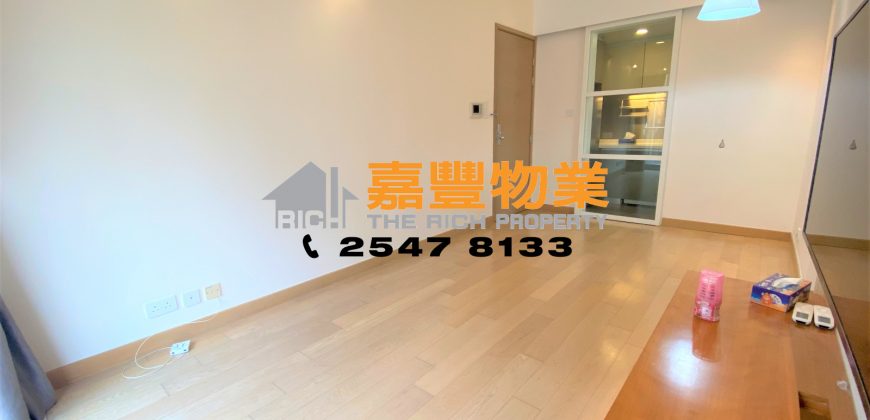Island Crest – Estate do have facilities like Carpark and swimming pool