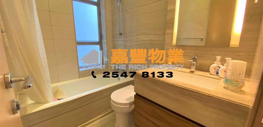 Island Crest – Estate do have facilities like Carpark and swimming pool