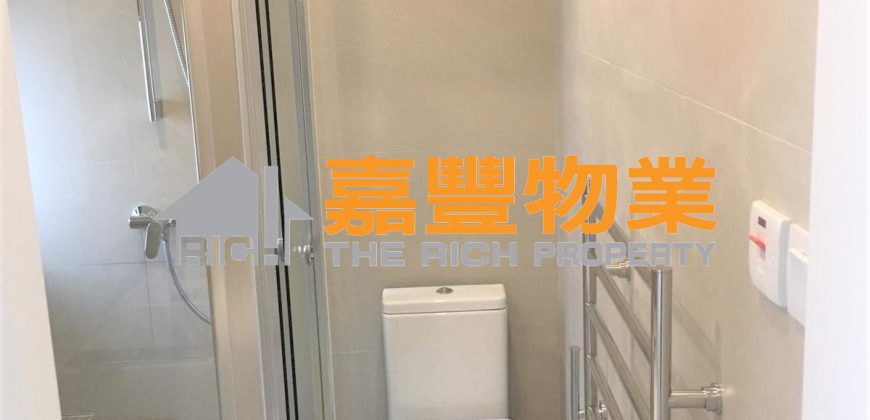 Hang Sing Mansion – With spacious living rm & bdrms